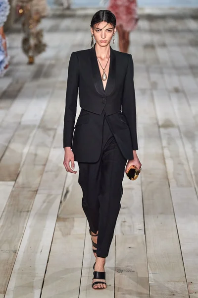 Look 38